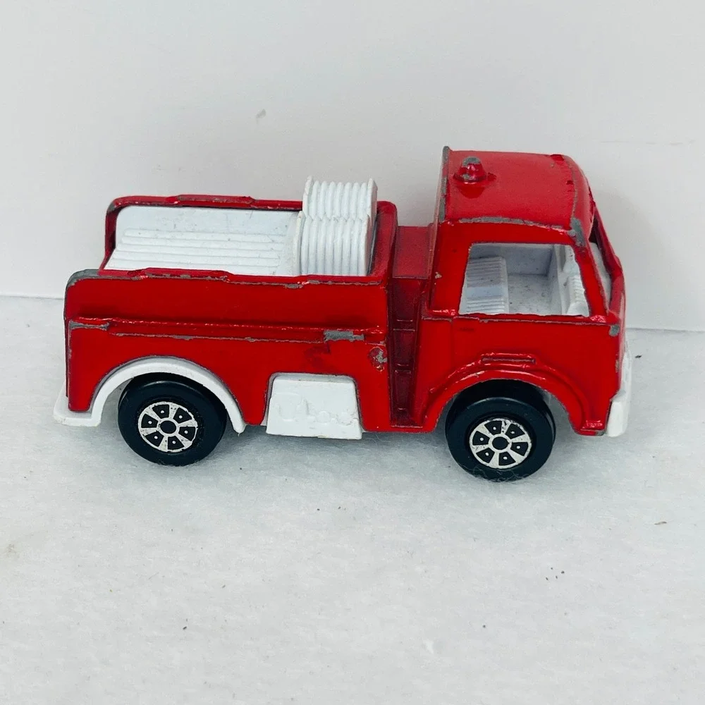Vintage Tootsietoy Diecast Fire Truck Red White Pumper Emergency Vehicle Toy